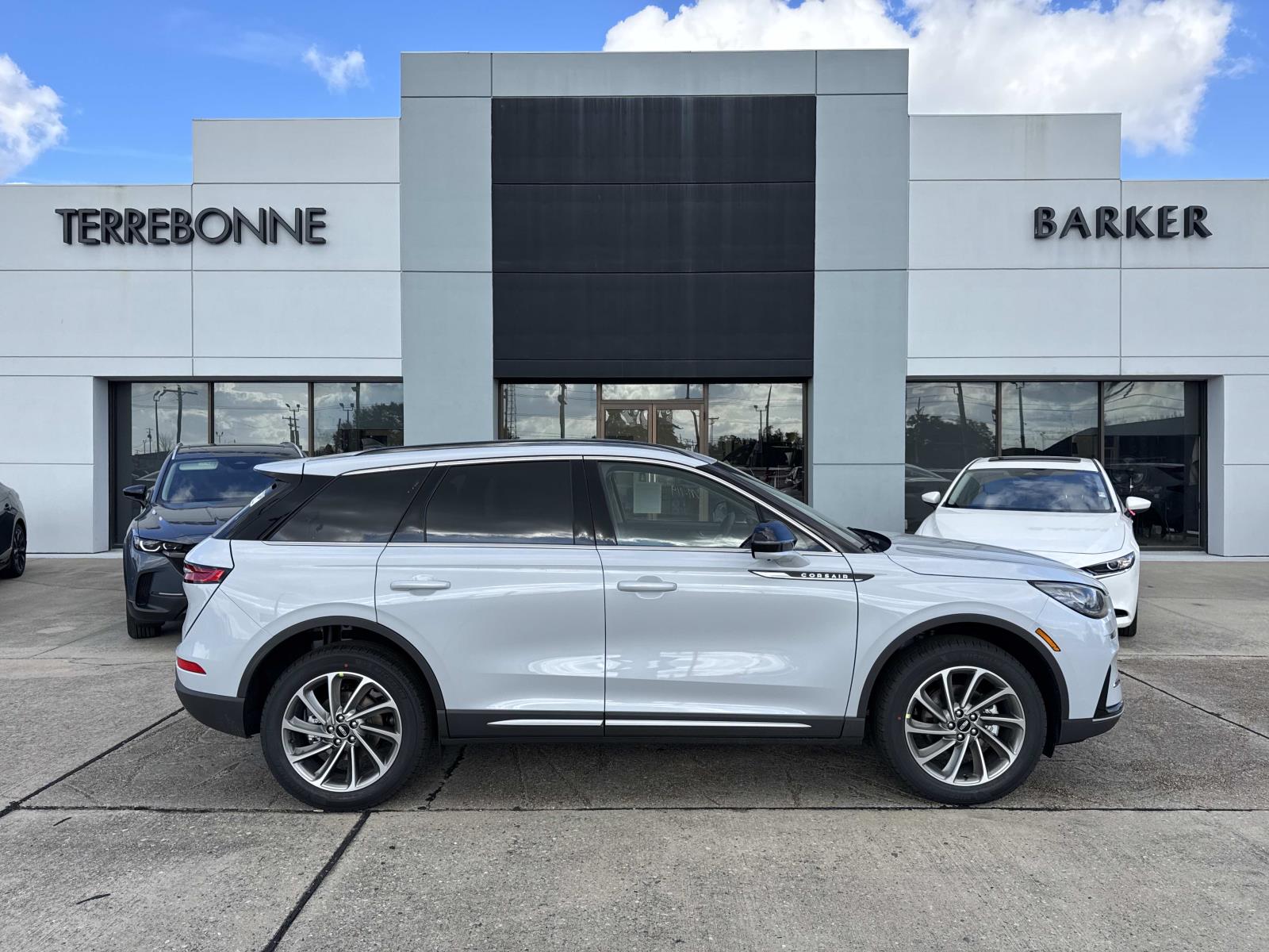 2026 Lincoln Corsair Premiere's photo