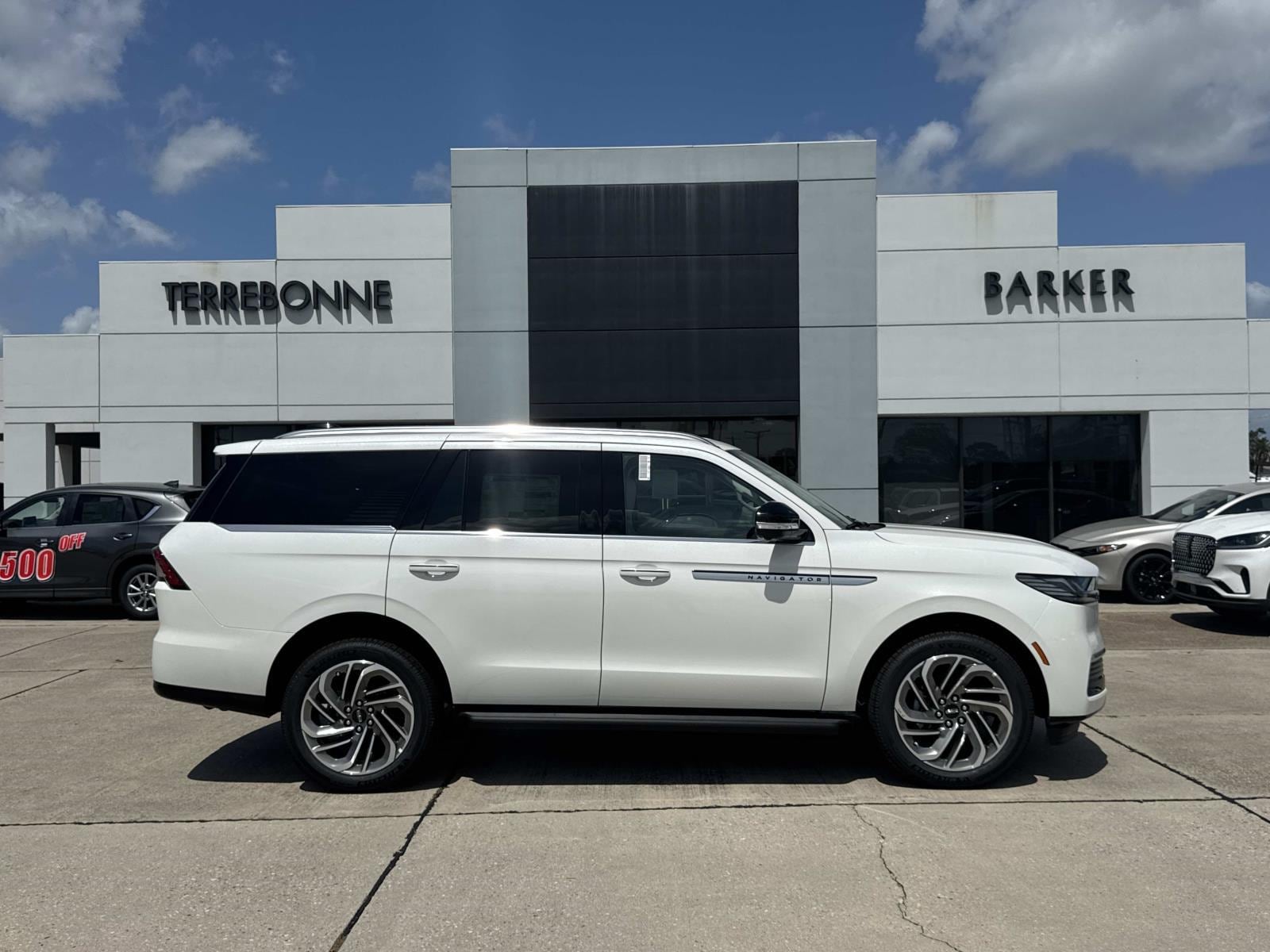 2026 Lincoln Navigator Premiere AWD's photo