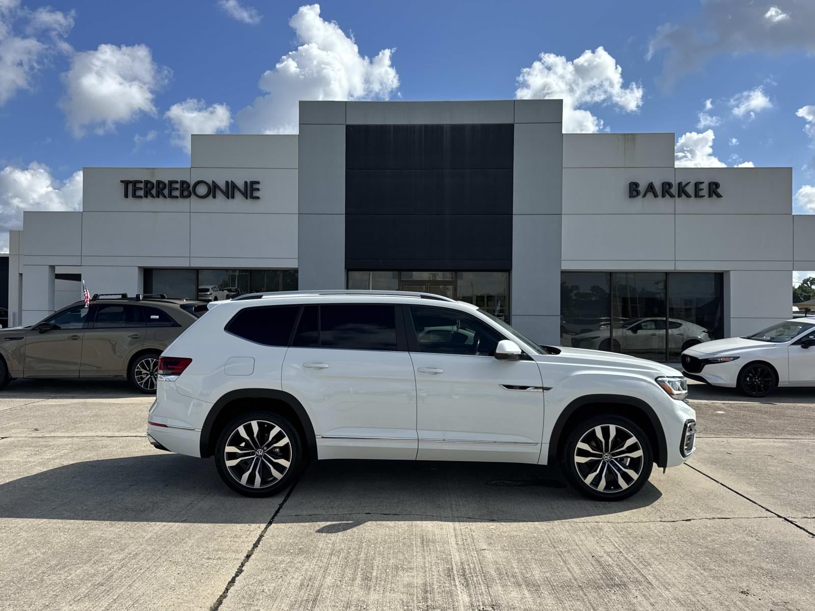 2021 Volkswagen Atlas 3.6L V6 SEL R-Line *LTD Avail*