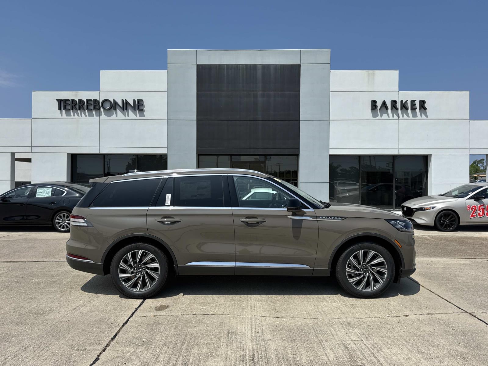 2026 Lincoln Aviator Premiere RWD's photo