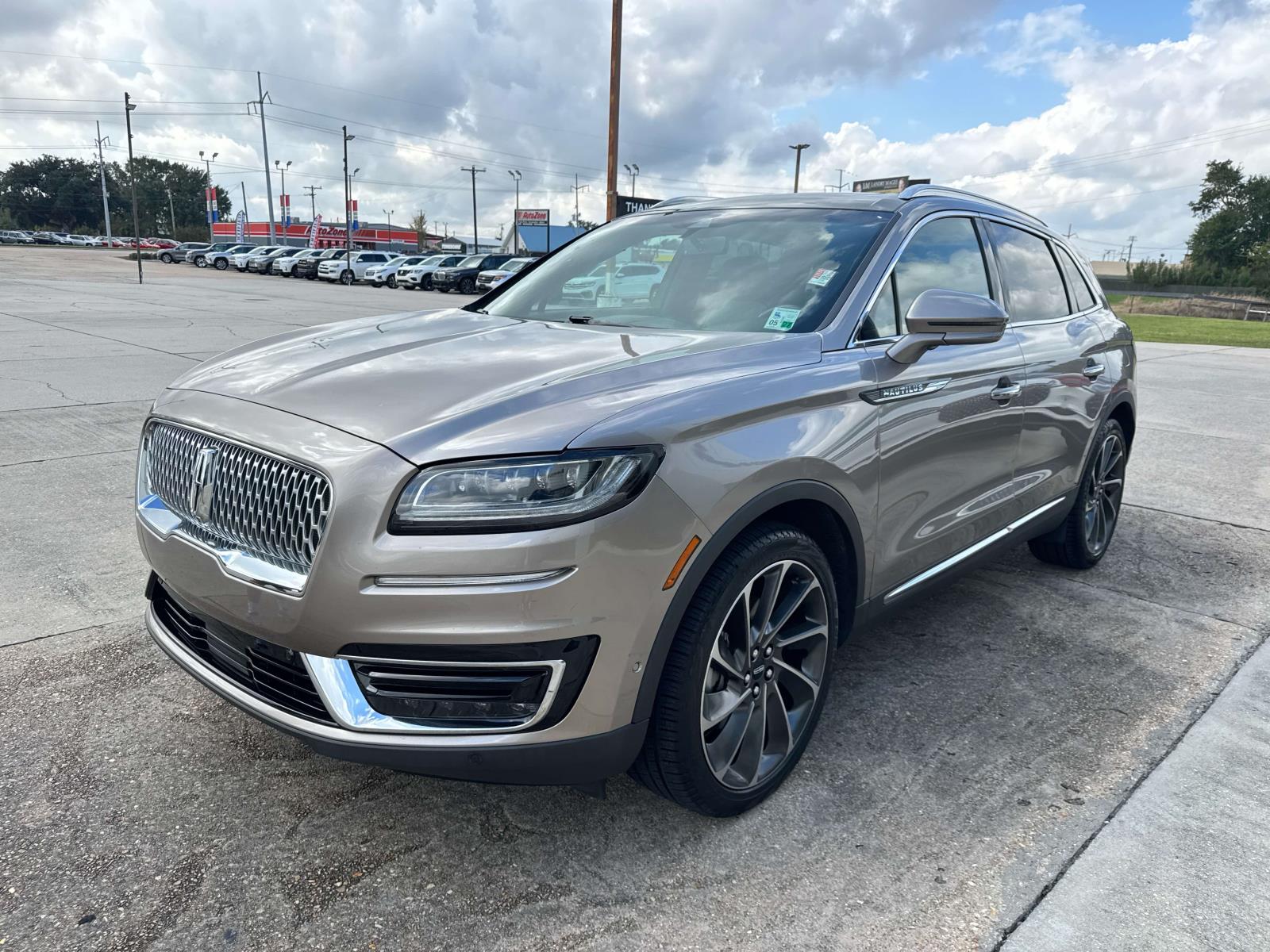 2020 Lincoln Nautilus Reserve photo 3