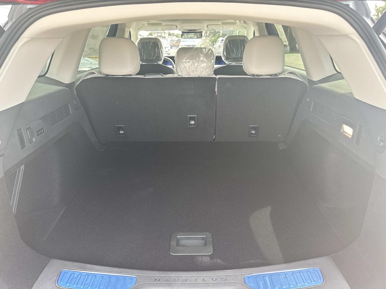 2026 Lincoln Nautilus Reserve photo 3