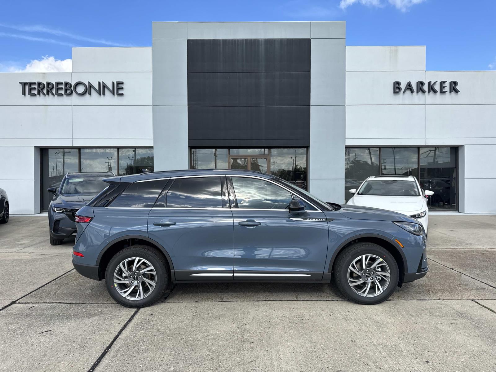 2026 Lincoln Corsair Premiere's photo