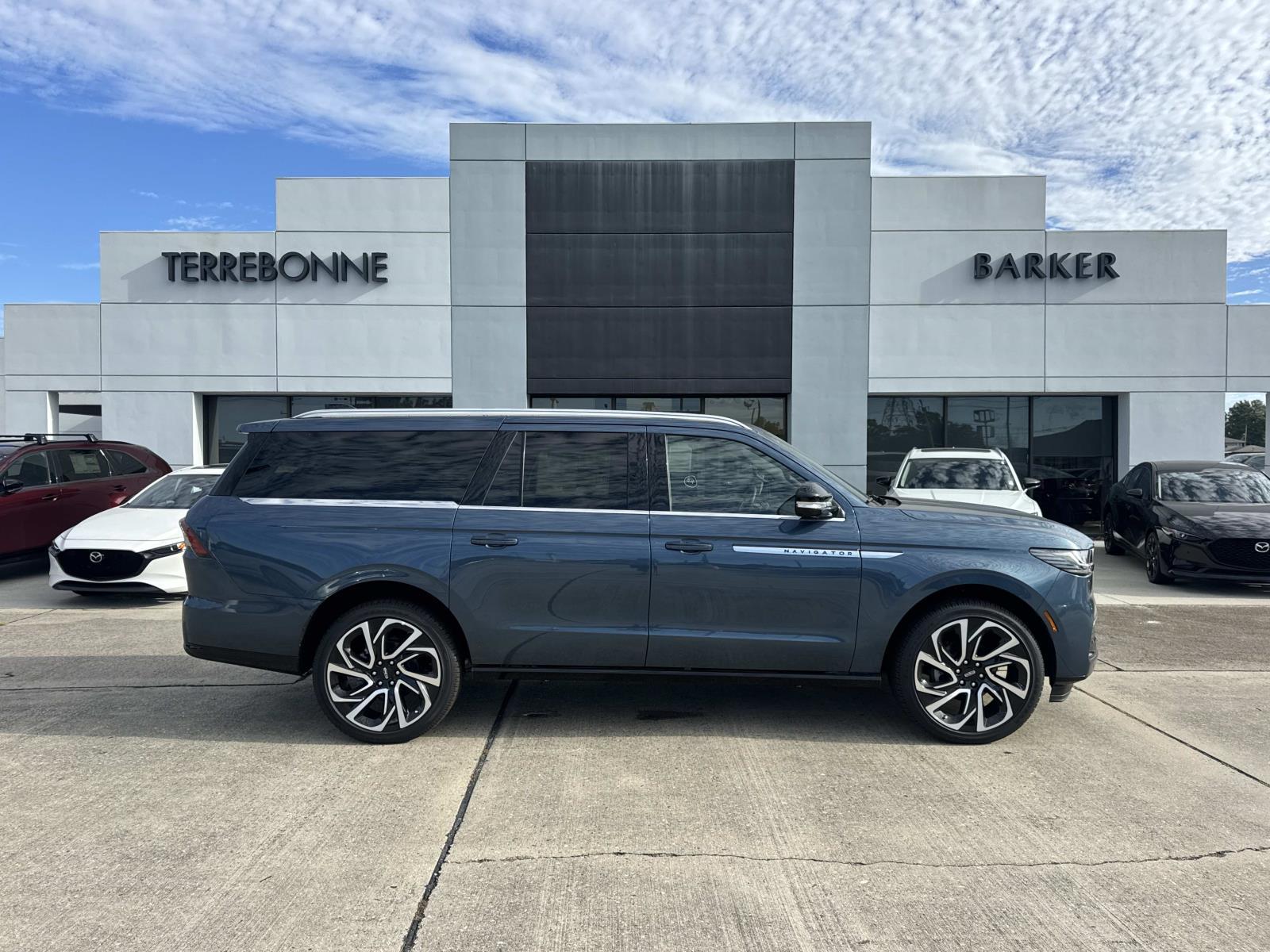 2027 Lincoln Navigator
