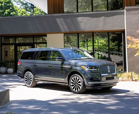 2022 Lincoln Navigator_Flight Blue Reserve.jpg