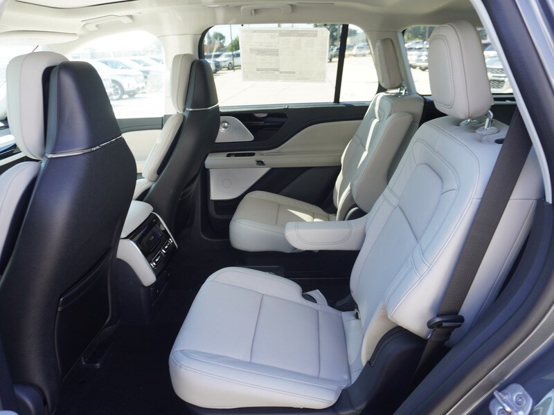 2025 Lincoln Aviator Reserve photo 4