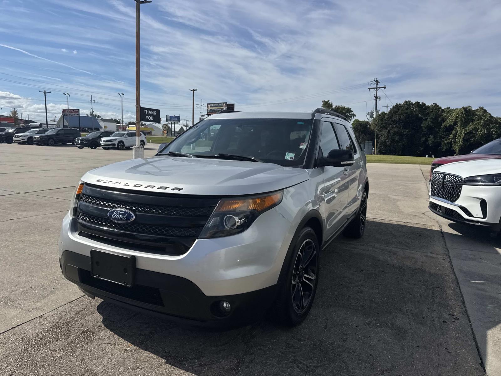 2015 Ford Explorer Sport photo 3