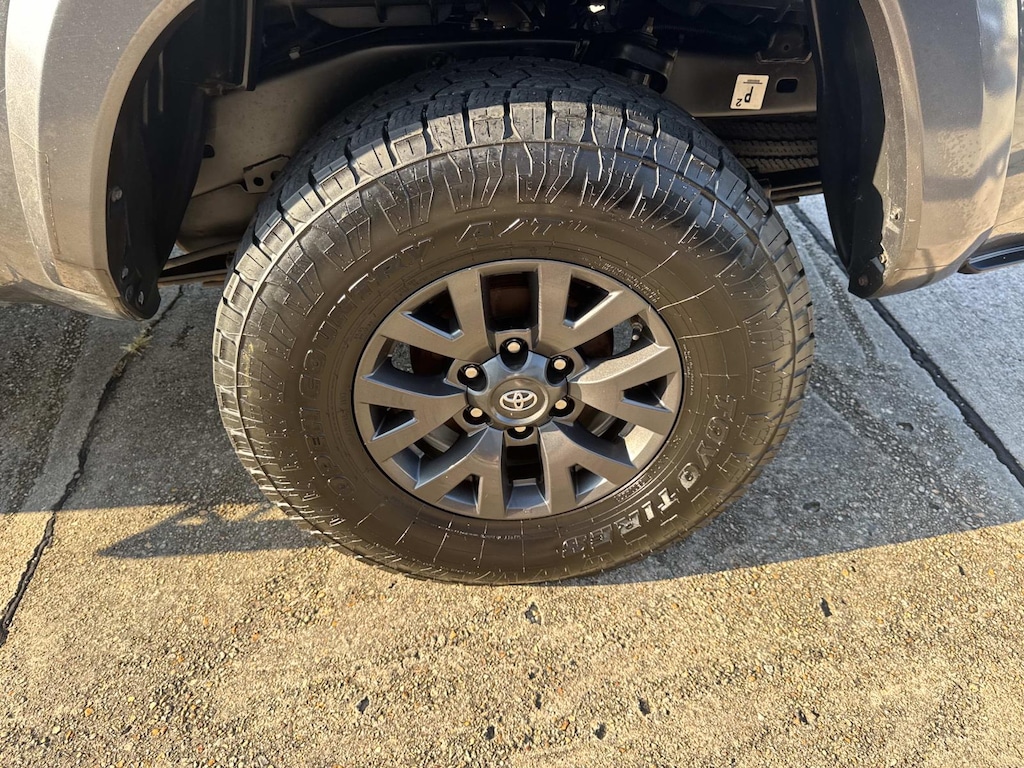 Used 2021 Toyota Tacoma 2WD SR5 Double Cab 6 Bed V6 AT (Natl) Crew Cab Pickup