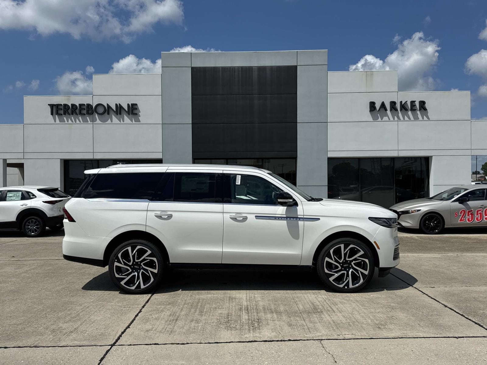 2026 Lincoln Navigator Reserve 4WD's photo