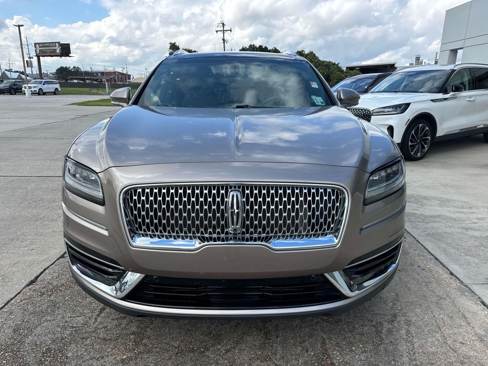 2020 Lincoln Nautilus Reserve photo 2