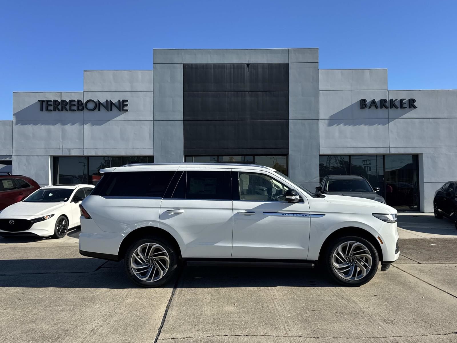 2027 Lincoln Navigator Premiere 4x2 Sport Utility