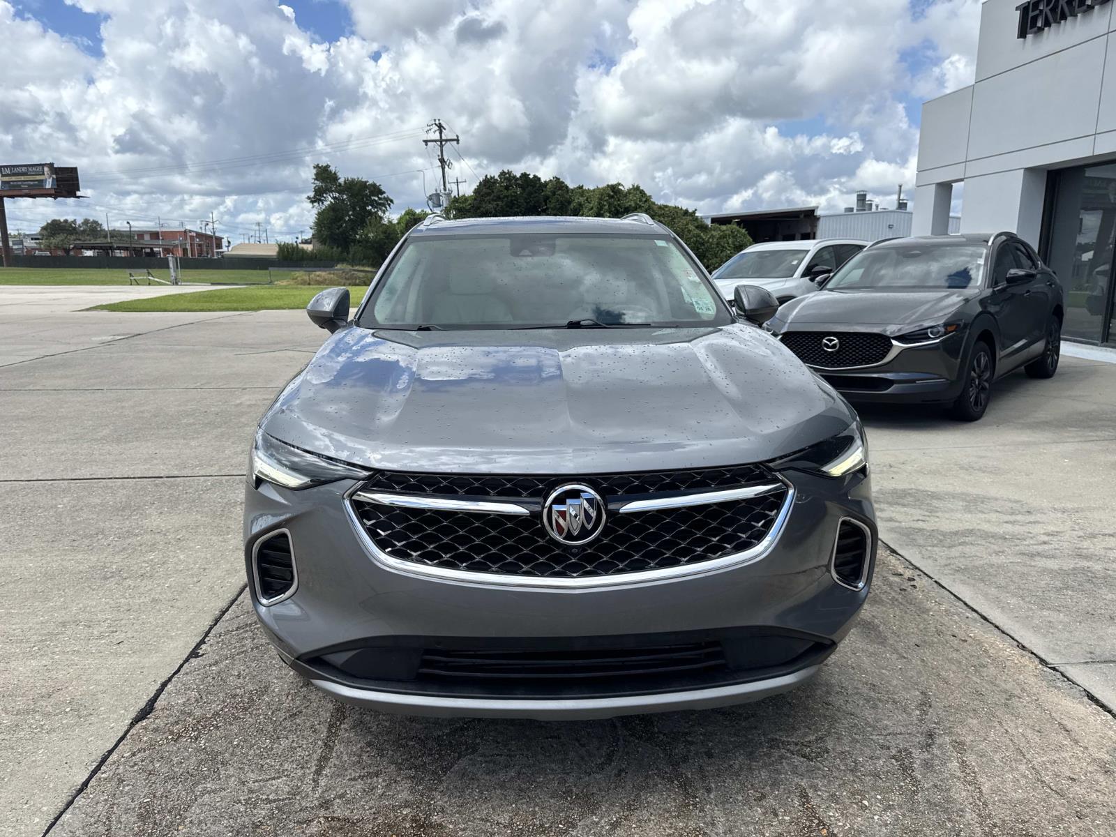 2022 Buick Envision Avenir photo 2