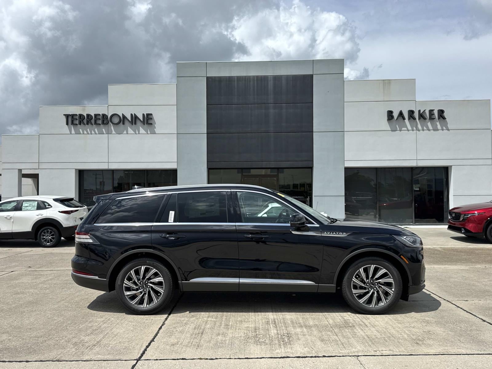 2026 Lincoln Aviator Premiere RWD's photo