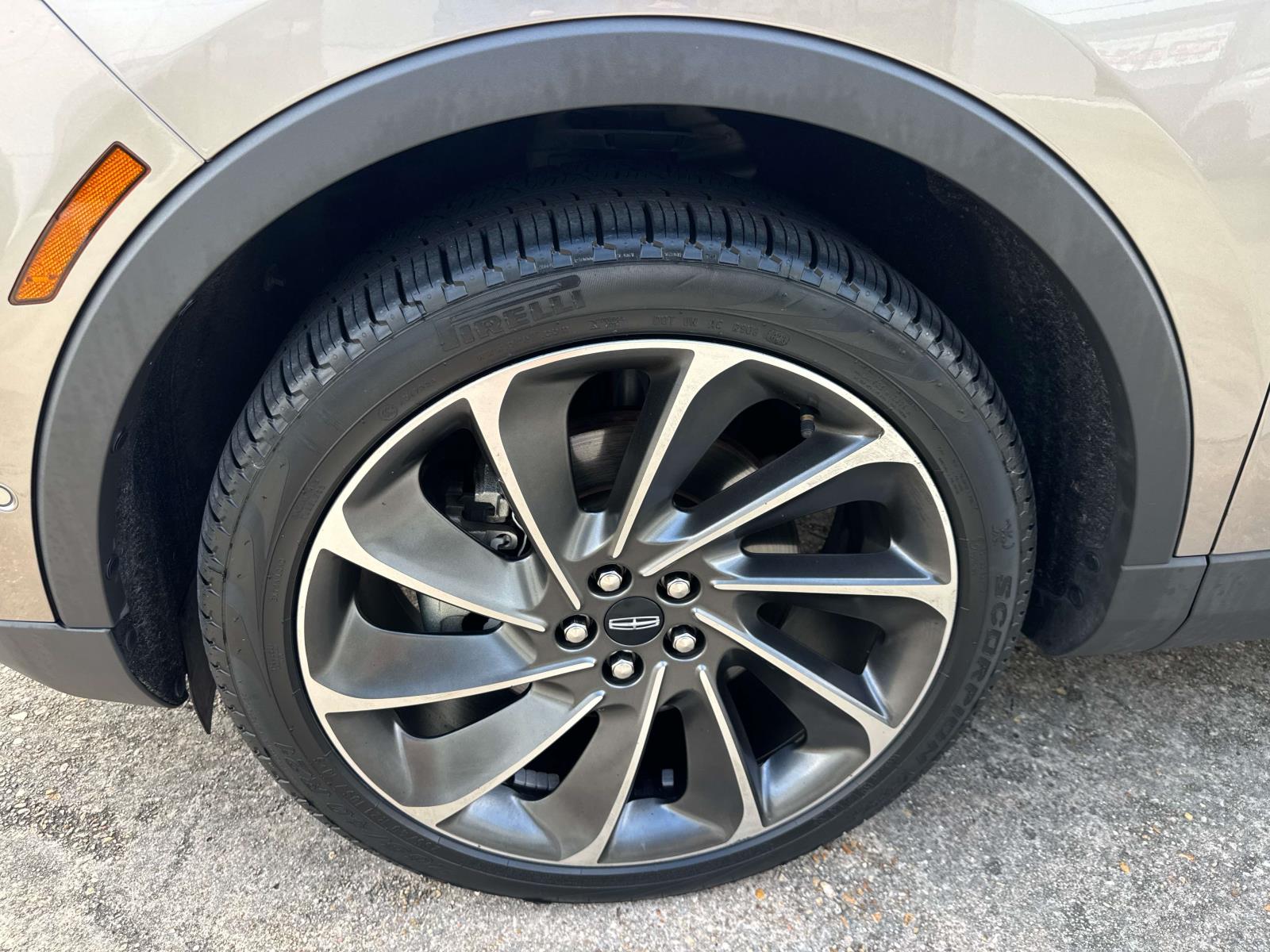 2020 Lincoln Nautilus Reserve photo 4