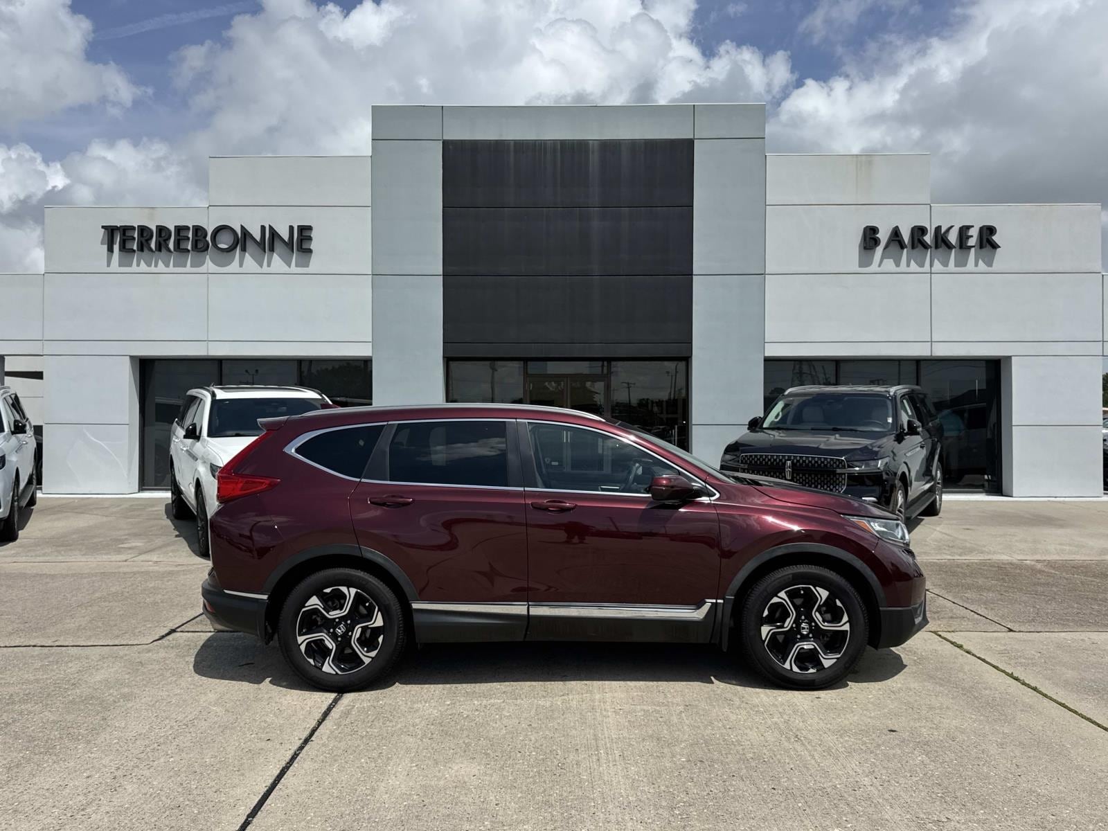 2017 Honda CR-V Touring 2WD's photo