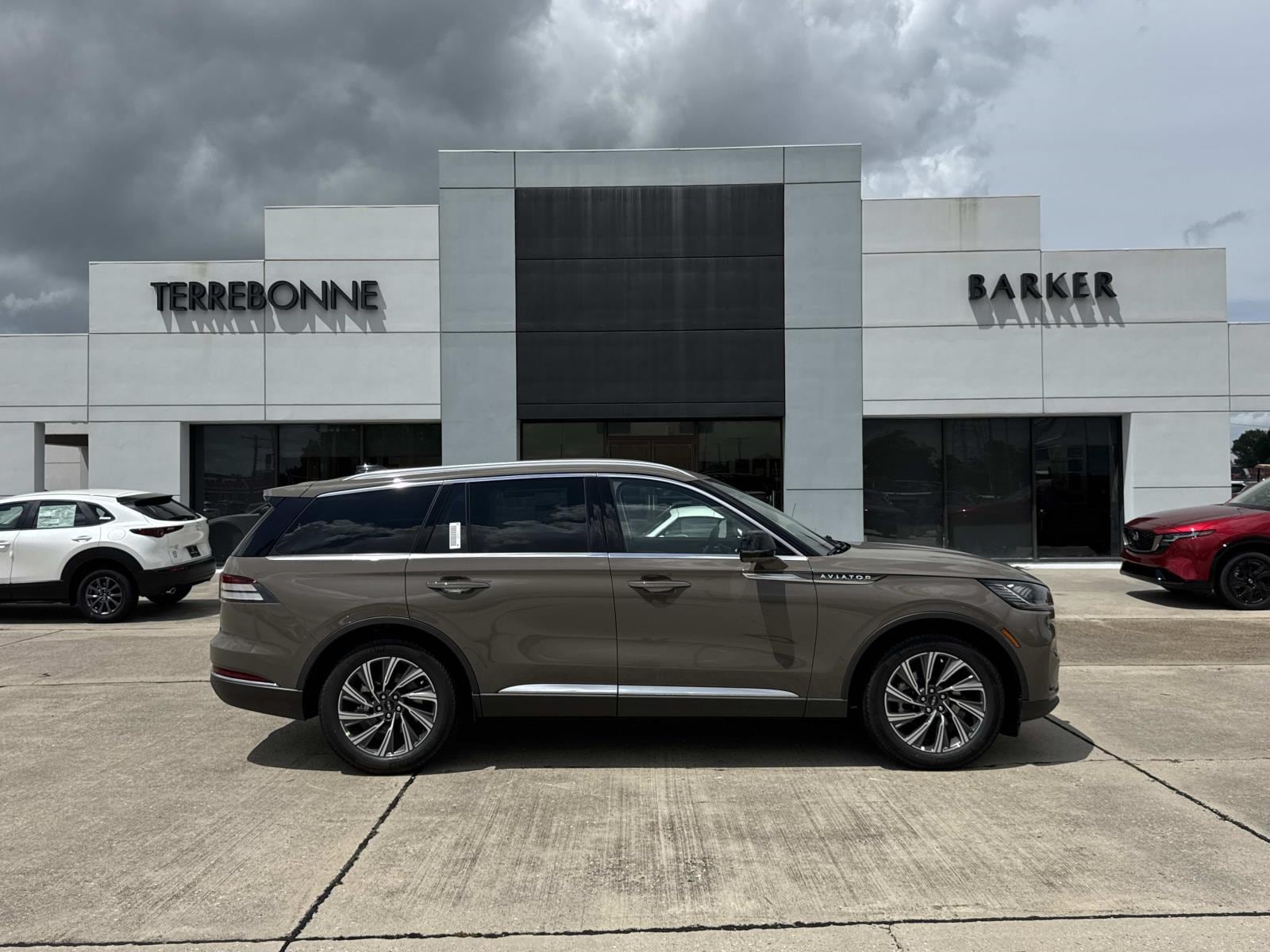 2026 Lincoln Aviator Premiere RWD's photo