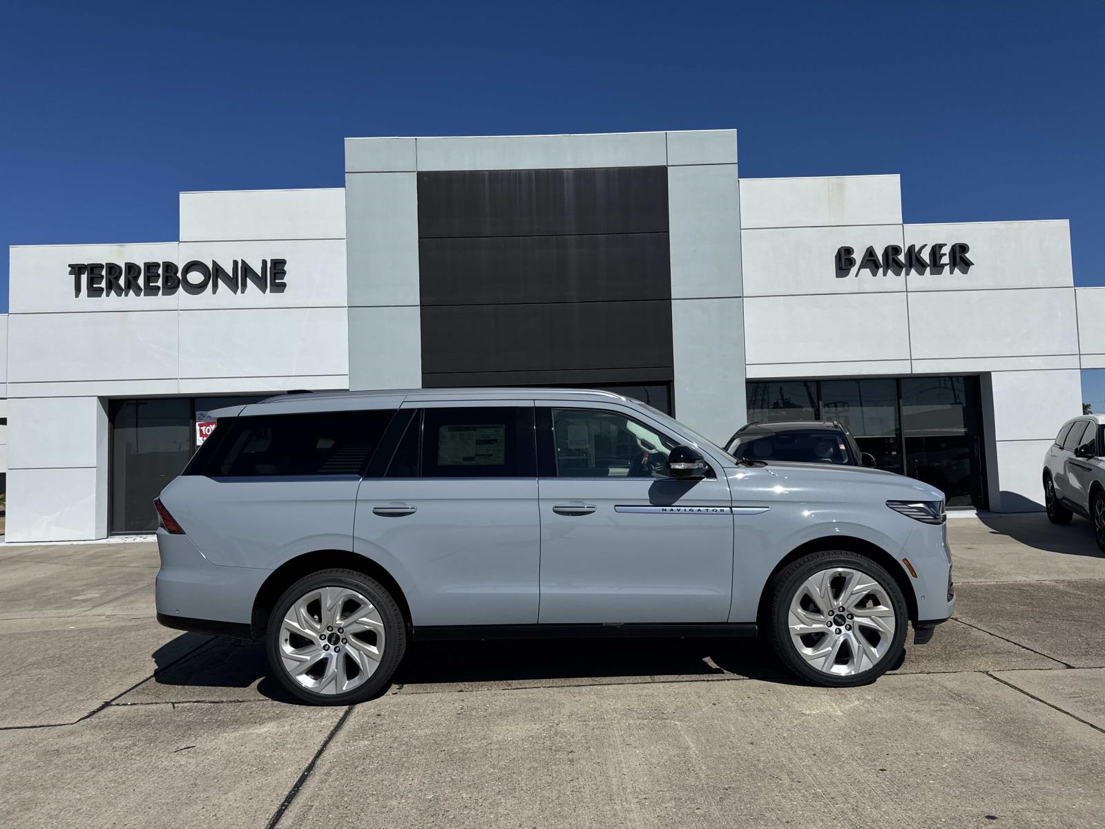 2025 Lincoln Navigator Reserve's photo