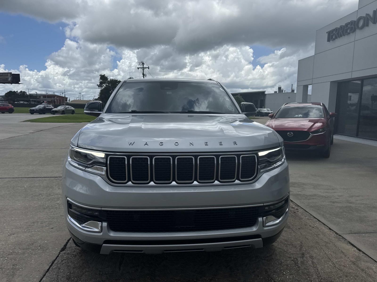 2024 Jeep Wagoneer Series II photo 2