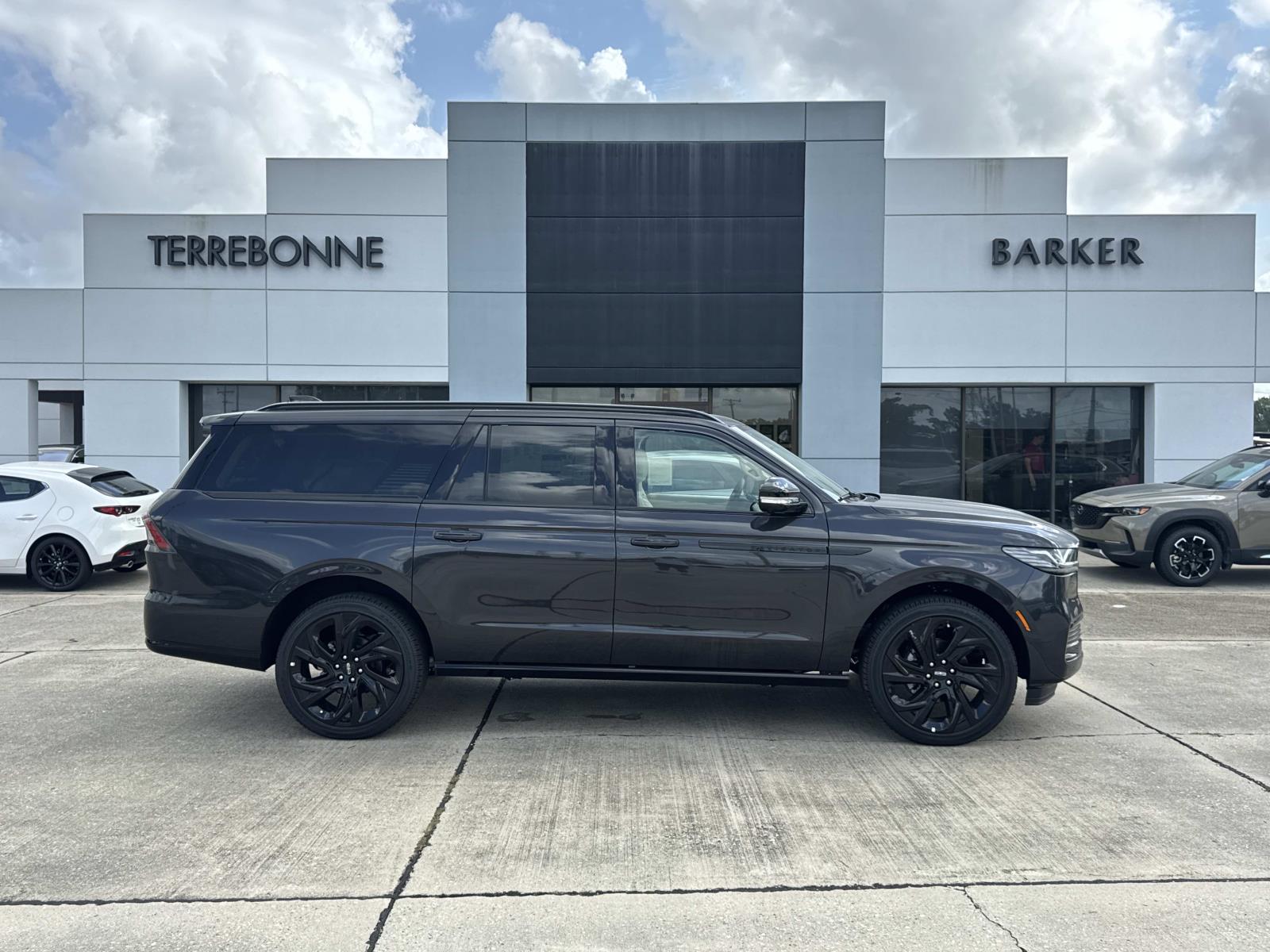 2027 Lincoln Navigator L