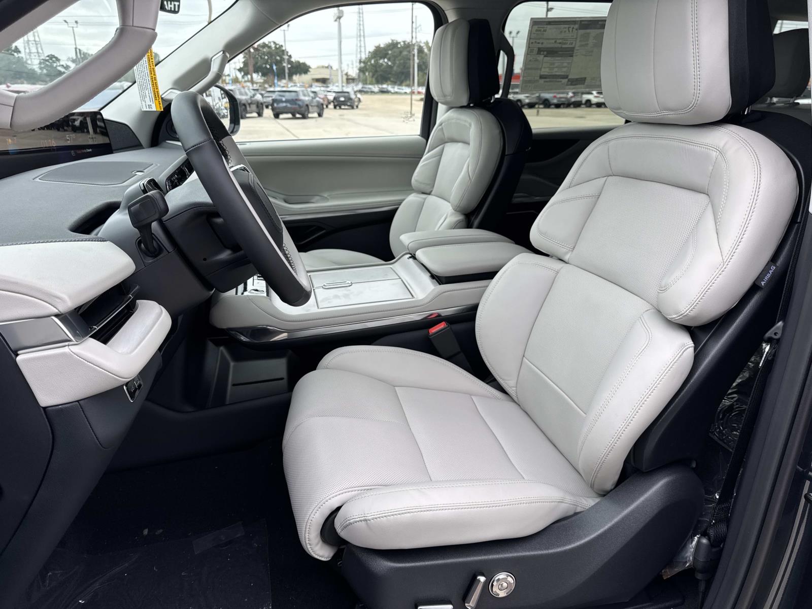 2025 Lincoln Navigator Reserve L - Photo 6