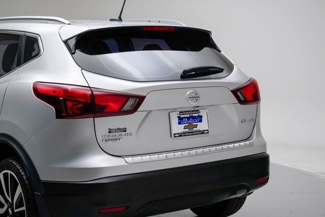 2018 Nissan Rogue SL photo 4