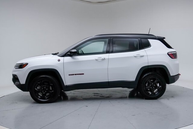 2024 Jeep Compass Trailhawk photo 2