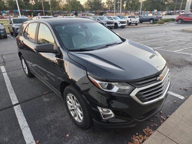 2021 Chevrolet Equinox LS photo 3
