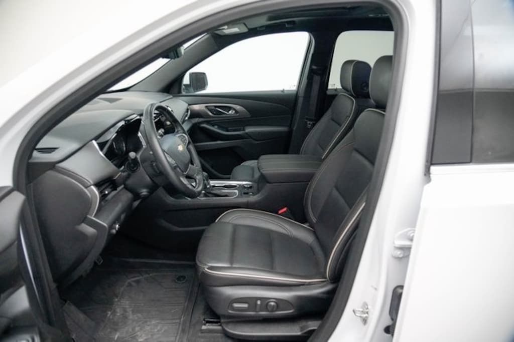 Used 2023 Chevrolet Traverse Premier SUV