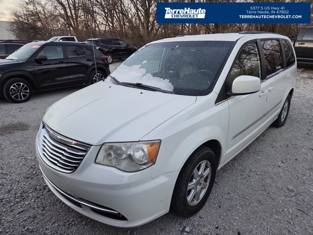 2012 Chrysler Town & Country Touring's photo