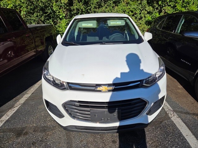 2017 Chevrolet Trax LS photo 2