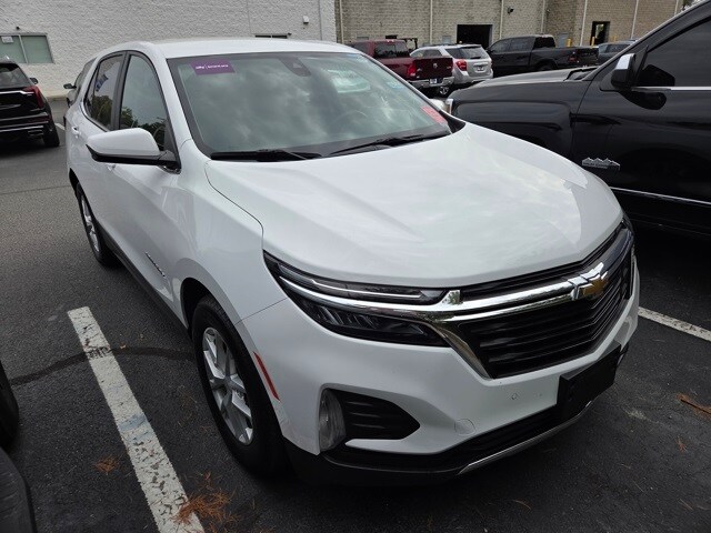 2024 Chevrolet Equinox LT photo 3