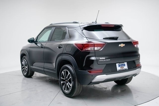2025 Chevrolet Trailblazer LT photo 2
