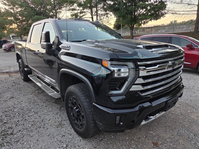 2024 Chevrolet Silverado 2500HD High Country photo 2
