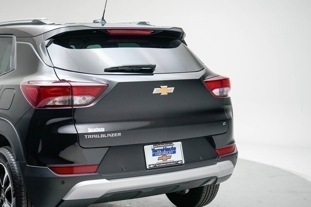 2025 Chevrolet Trailblazer LT photo 3