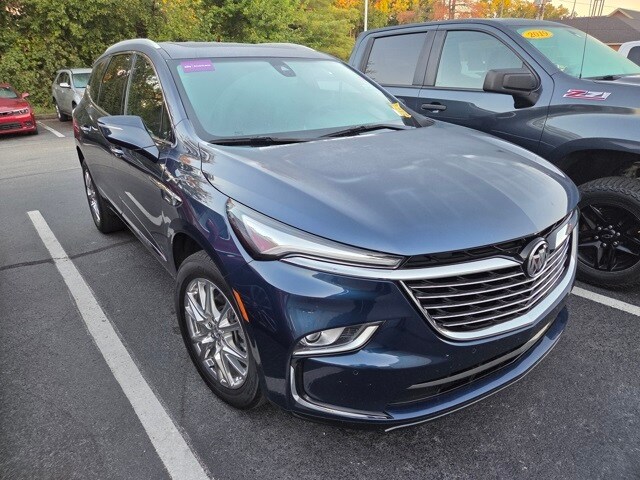 2023 Buick Enclave Essence photo 3