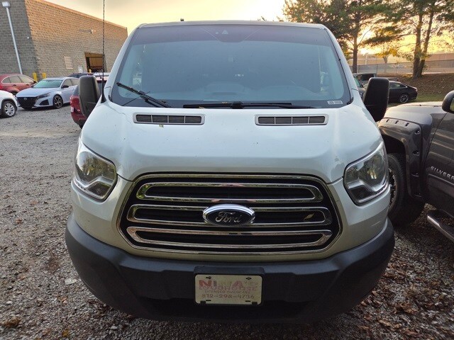 2017 Ford Transit photo 2
