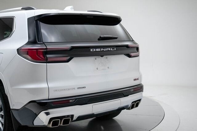 2025 Gmc Acadia Denali photo 3