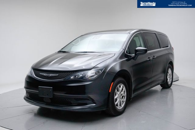 2023 Chrysler Voyager