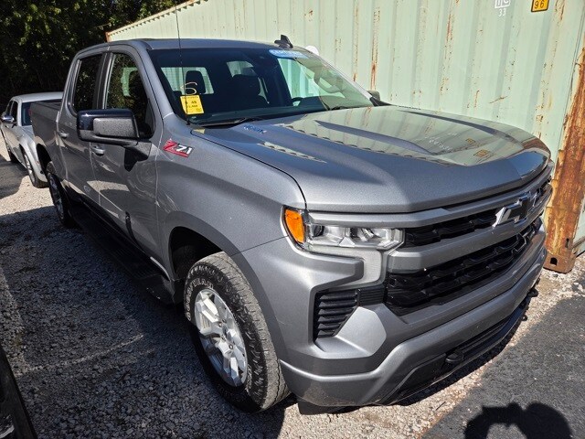 2023 Chevrolet Silverado 1500 RST photo 3