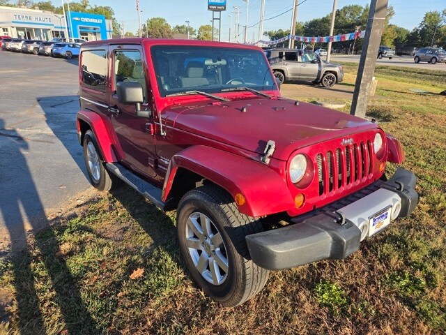 2012 Jeep Wrangler Sahara photo 2