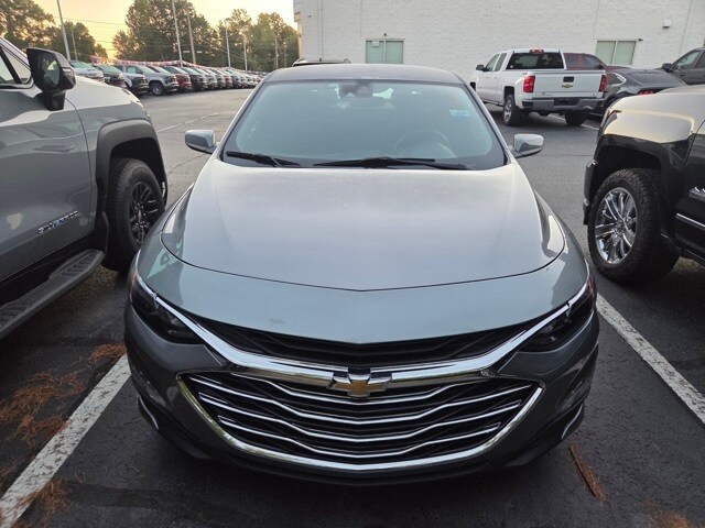 2023 Chevrolet Malibu 1LT photo 2