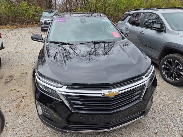 2023 Chevrolet Equinox LT photo 2