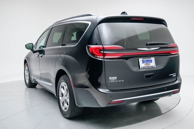 2022 Chrysler Pacifica Limited photo 3