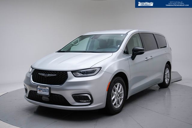 2024 Chrysler Pacifica