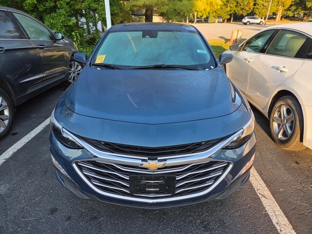 2024 Chevrolet Malibu 1LT photo 2