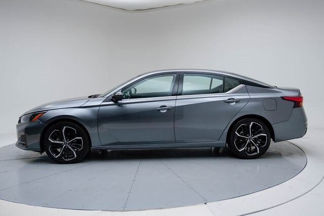 2024 Nissan Altima 2.5 SR photo 2