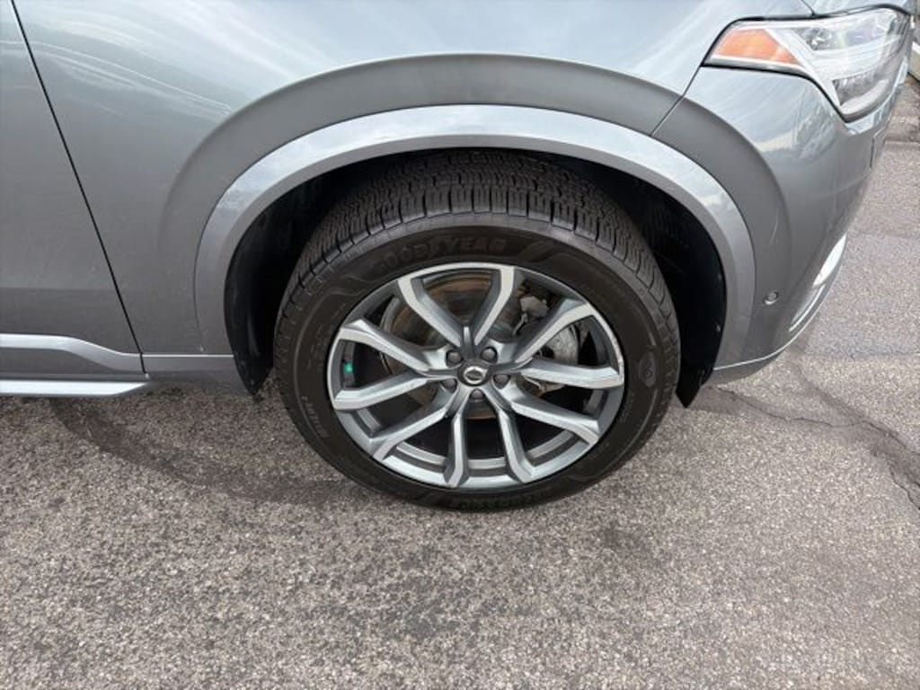 Used 2018 Volvo XC90 T6 AWD Momentum (7 Passenger) SUV