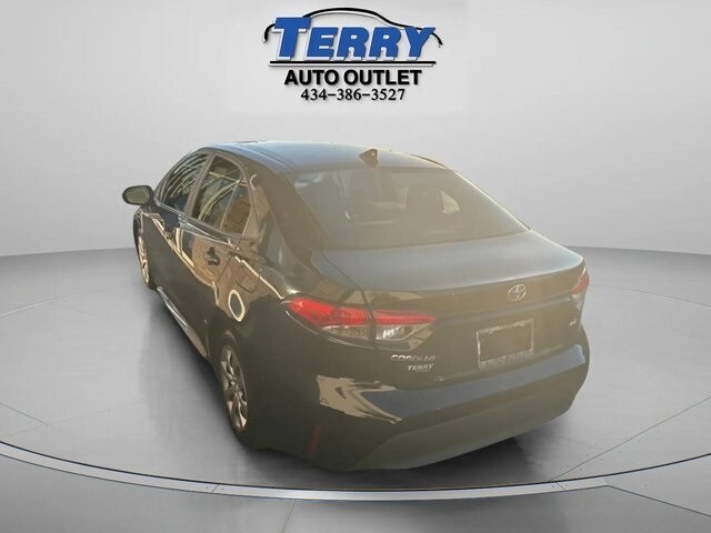 2023 Toyota Corolla LE photo 3