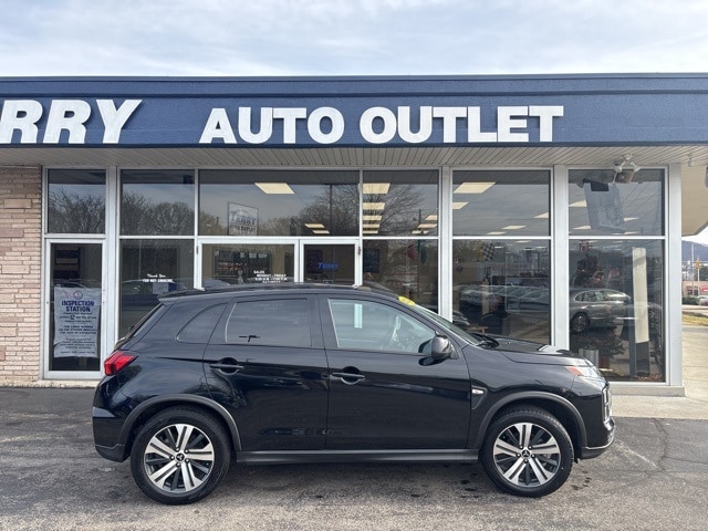 2024 Mitsubishi Outlander Sport ES's photo