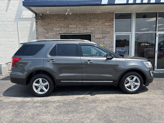 2017 Ford Explorer XLT 4WD's photo